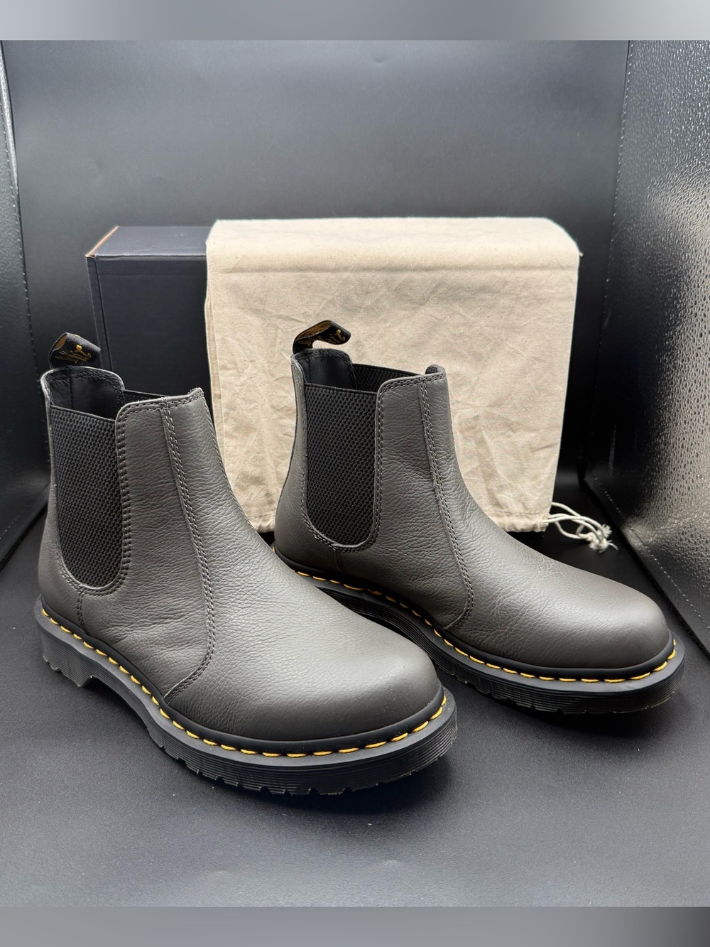 Dr. Martens Women's 2976 Virginia Leather Chelsea Boots (US 9 L / UK 7 / EU 41)